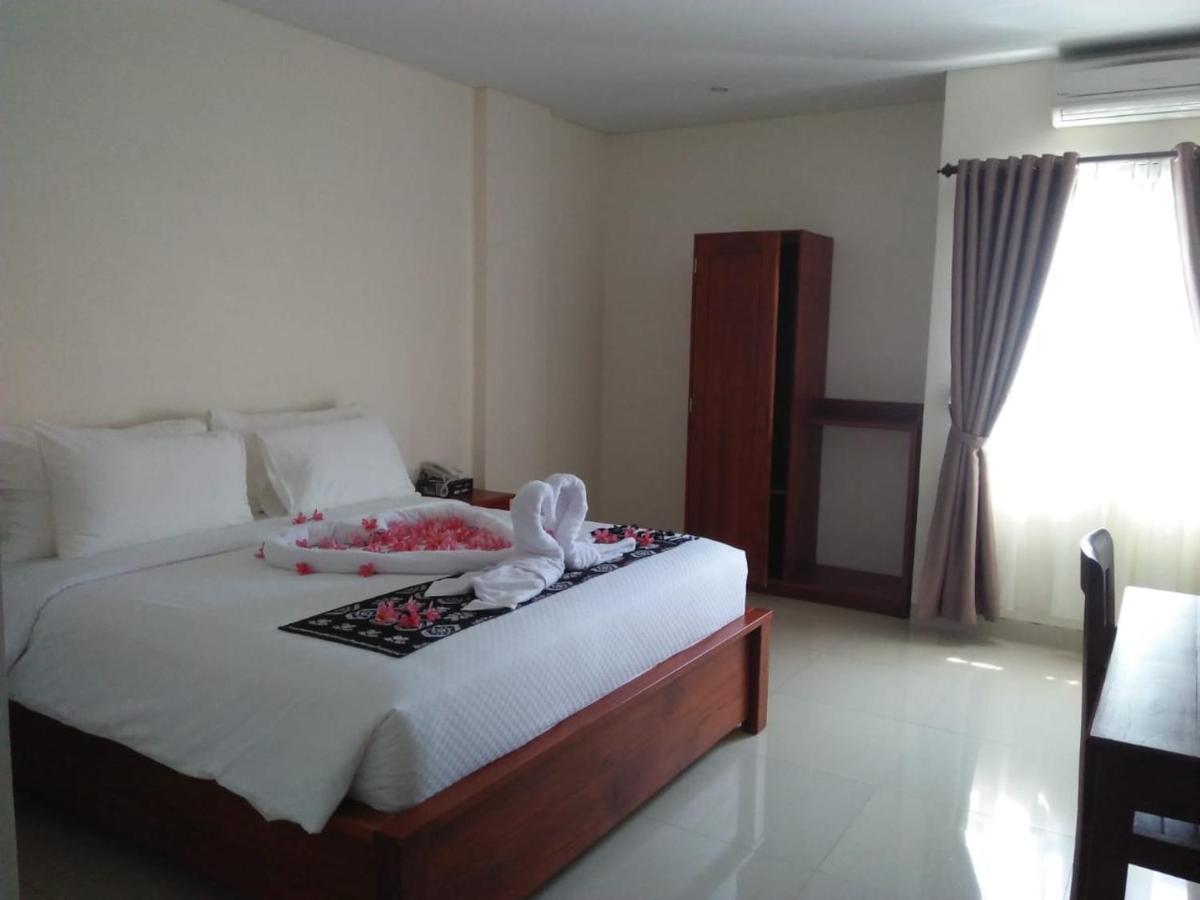 Kalton Hotel Labuan Bajo Esterno foto