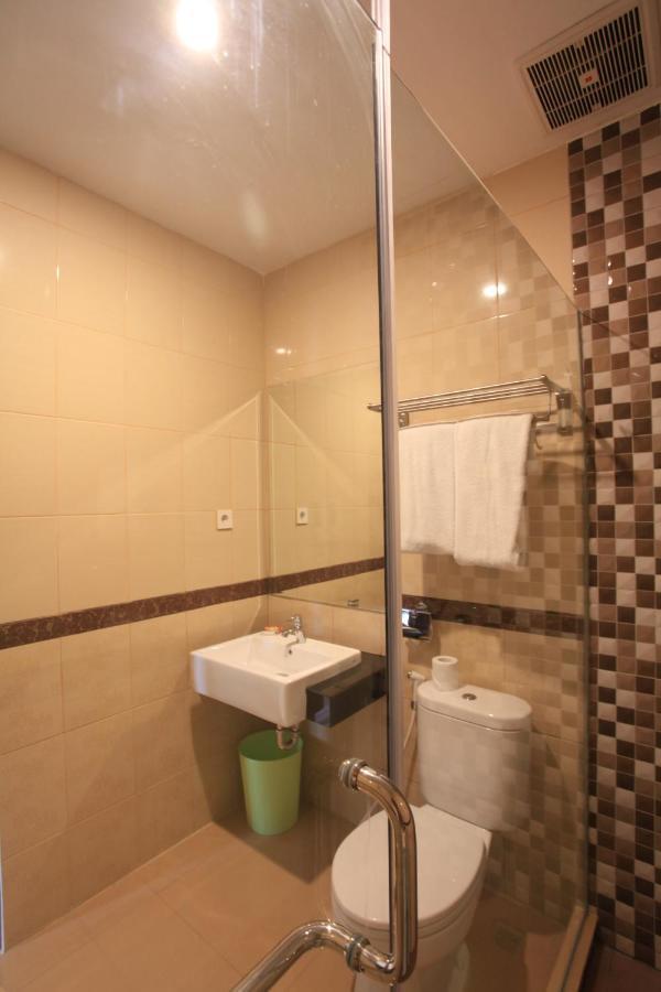 Kalton Hotel Labuan Bajo Esterno foto