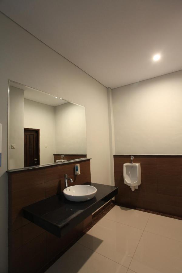 Kalton Hotel Labuan Bajo Esterno foto