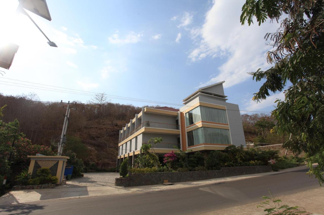 Kalton Hotel Labuan Bajo Esterno foto