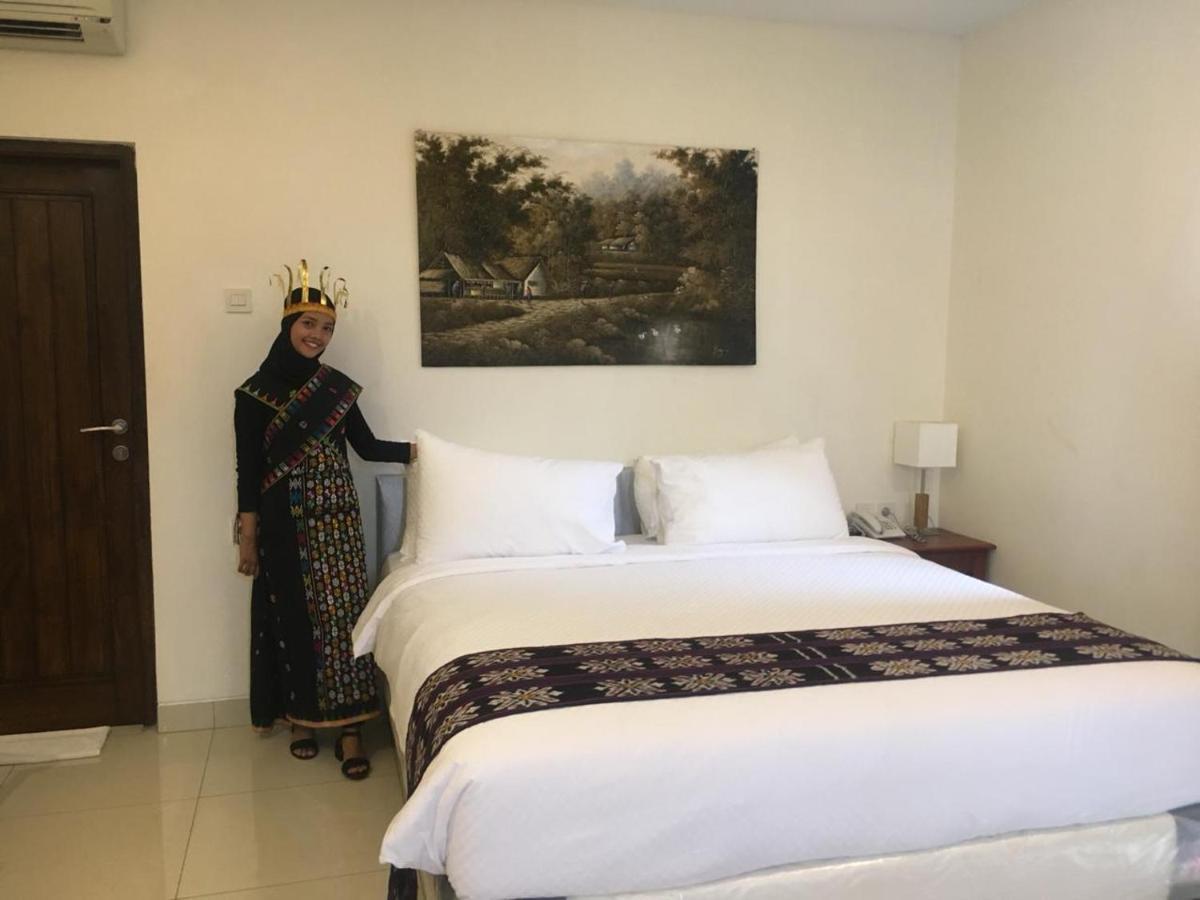 Kalton Hotel Labuan Bajo Esterno foto