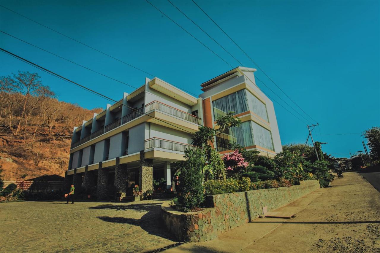 Kalton Hotel Labuan Bajo Esterno foto